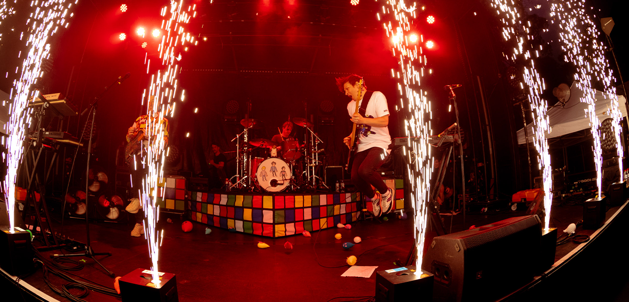 Creative Productions utilise Spark Fabrica Spark Jet Pro units with The Wombats