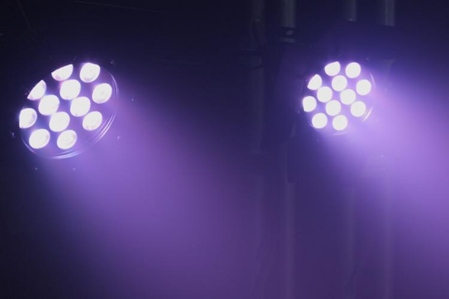 Event Lighting PAR12X8A parcan effect _side view